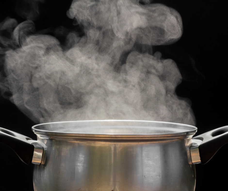 Steaming saucepan with no lid